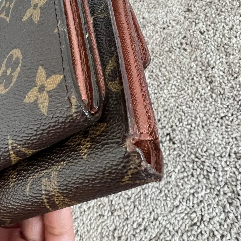 Wallets - Picture 6 of 16